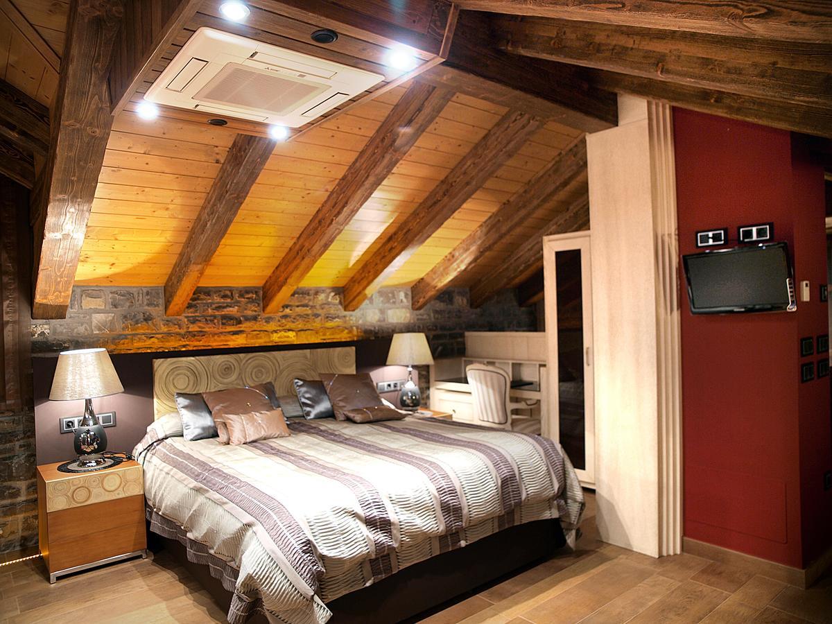 Aparta-Hotel Puertolas Escuer Екстер'єр фото