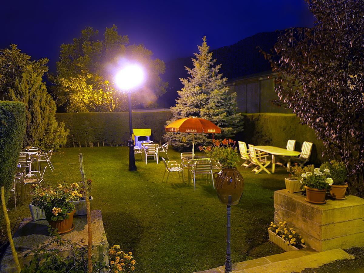 Aparta-Hotel Puertolas Escuer Екстер'єр фото