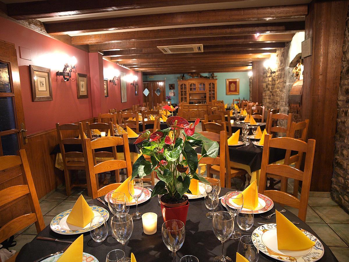 Aparta-Hotel Puertolas Escuer Екстер'єр фото