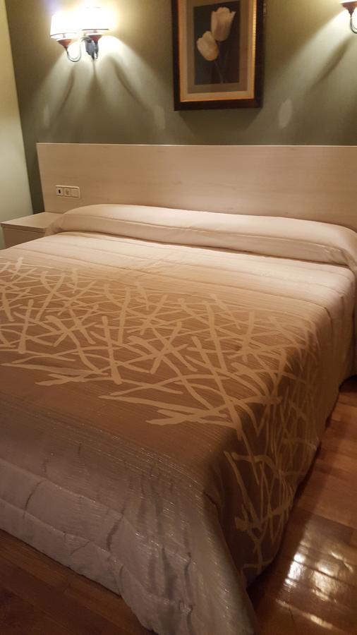 Aparta-Hotel Puertolas Escuer Екстер'єр фото