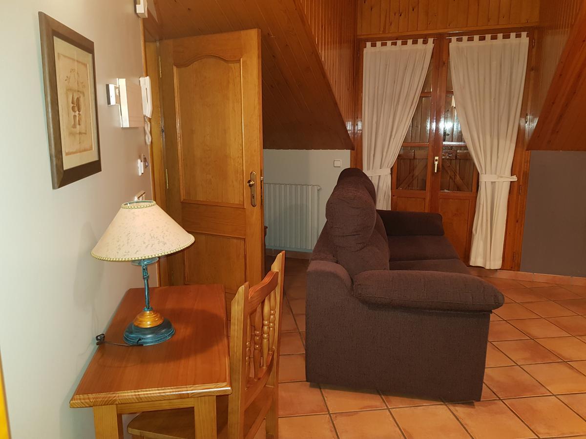 Aparta-Hotel Puertolas Escuer Екстер'єр фото