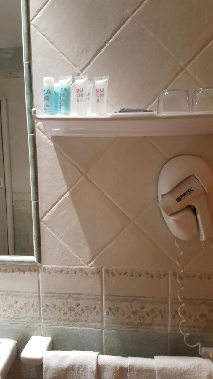Aparta-Hotel Puertolas Escuer Екстер'єр фото